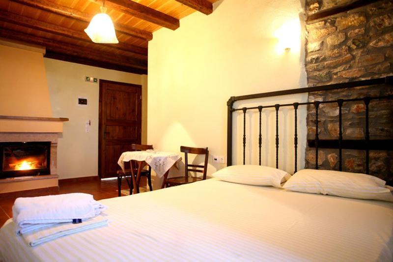 To Xani Hotel Palaios Panteleimonas Buitenkant foto